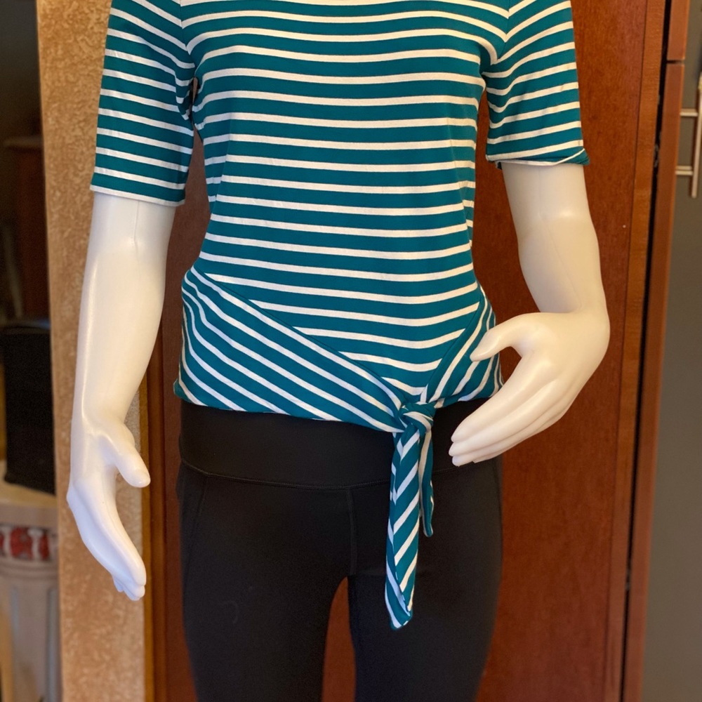Chico’s stretch cotton knit top size small. Ex. Condition